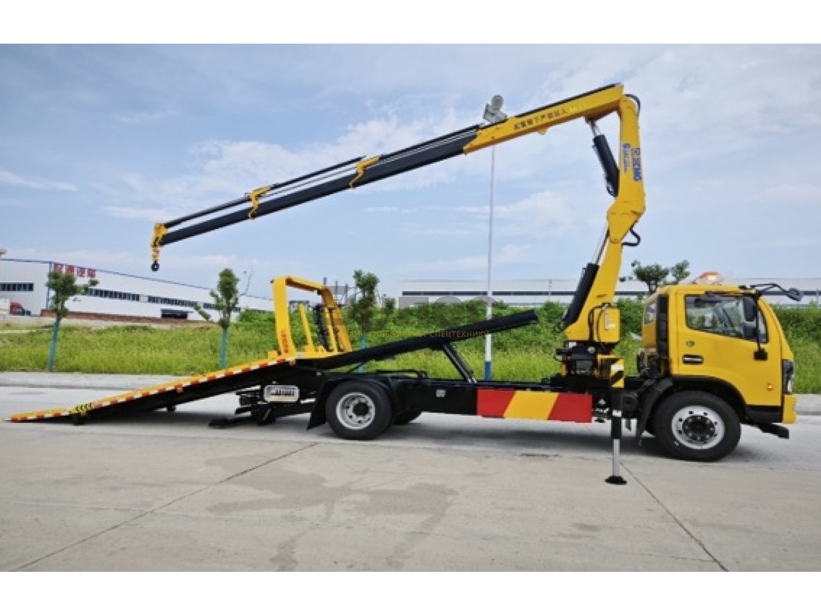 Эвакуатор с краном-манипулятором